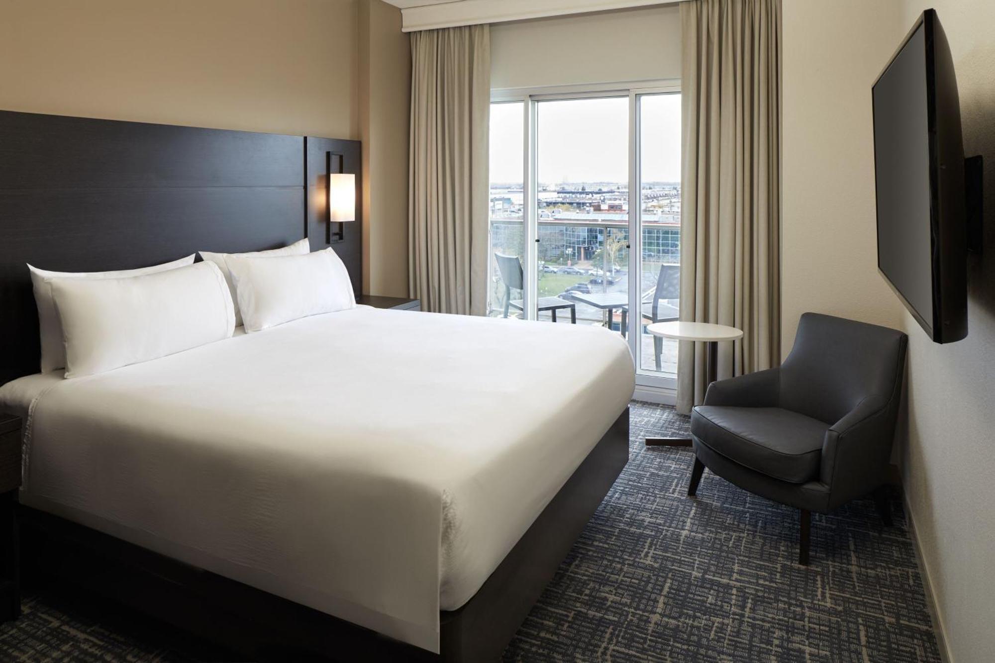 Residence Inn By Marriott Montreal Airport Дорваль Экстерьер фото