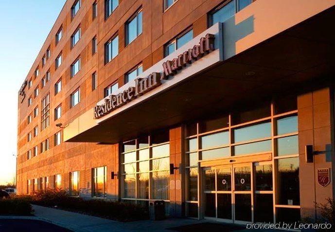 Residence Inn By Marriott Montreal Airport Дорваль Экстерьер фото